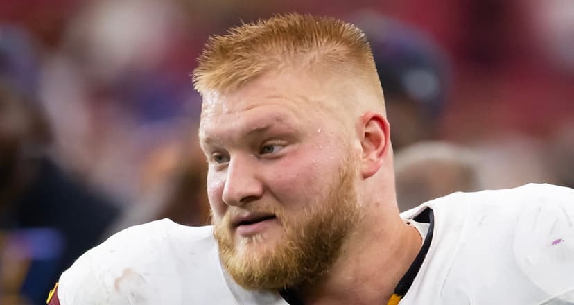 Perfect Offensive Lineman Enters the Chat for Vikings