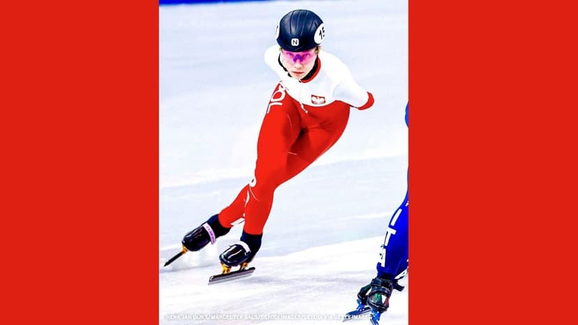 Olympic Speedskater Kamila Sellier Stretchered Off After a Blade Strike to the Face During 1500m Crash