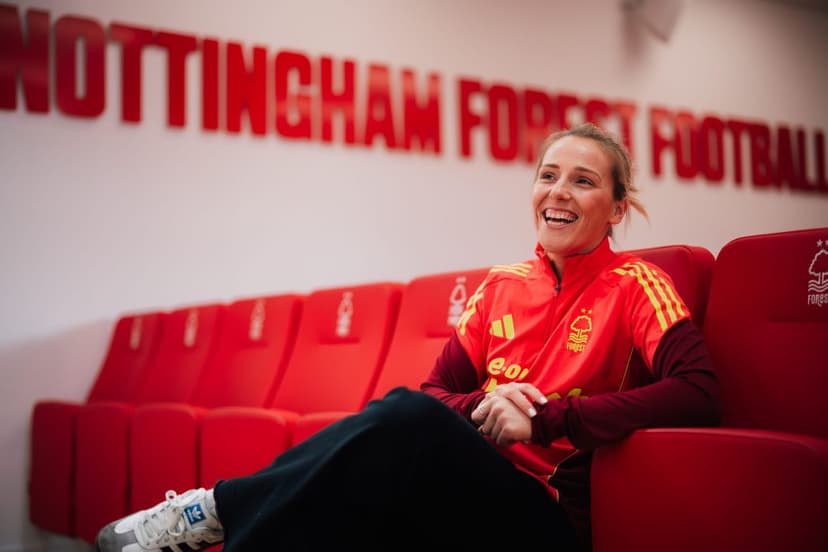 Nottingham Forest keeper Batty signs new deal