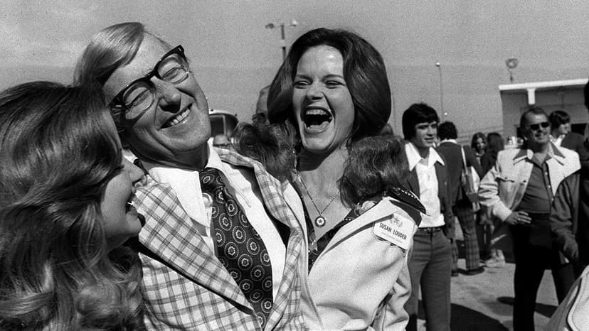 Secretary remembers legendary coach Lou Holtz: 'He leaves a great legacy'