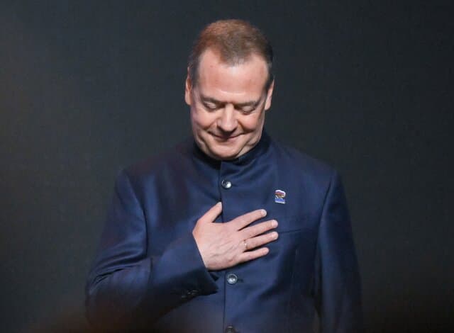 Kremlin Uses Propaganda to Address Economic Woes Ahead of Elections