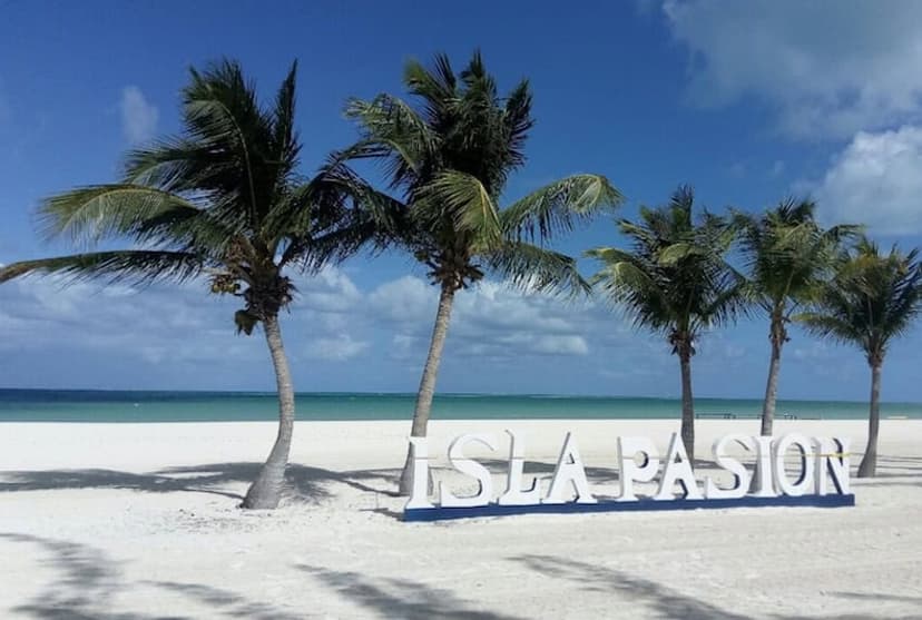 Isla Pasión Named World's Best Beach by TripAdvisor