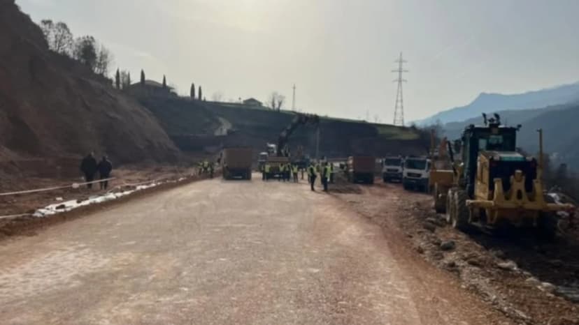 Albanian Road Qafasan-Elbasan Reopened with Restrictions