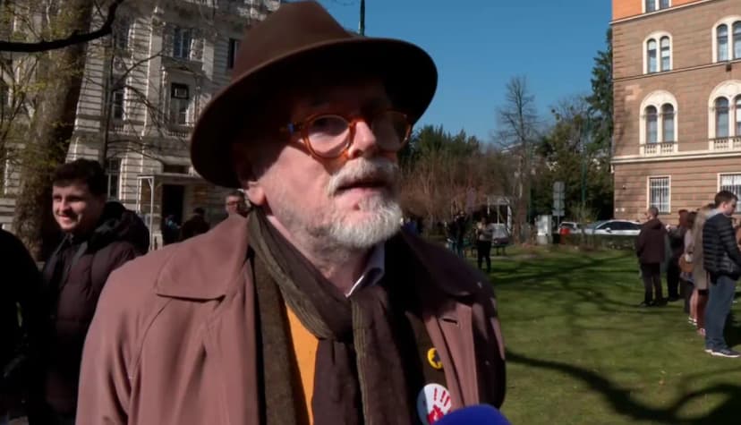 Belgrade professor at protests in Sarajevo: Young people bring progress, I want them to succeed