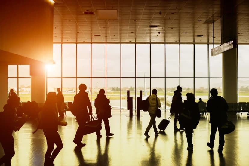 What are passengers' rights in case of flight and package tour cancellations due to war circumstances, and what can they not count on?