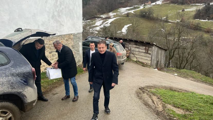 Serbian Officials Campaigning in Municipalities with Upcoming Elections