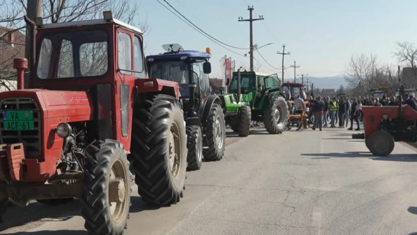 Serbian Farmers Continue Road Blockades