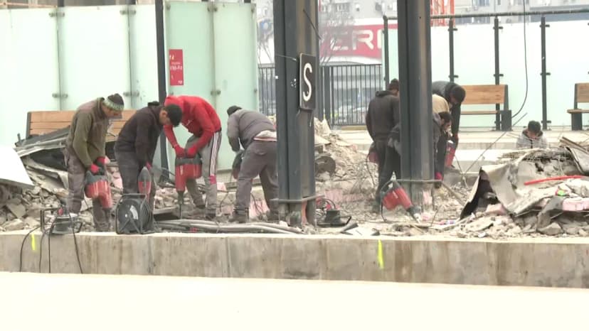 Architect warns about unmarked construction site at New Belgrade railway station