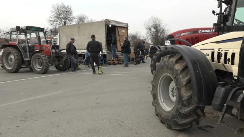 Serbian farmers temporarily halt road blockades ahead of government meeting