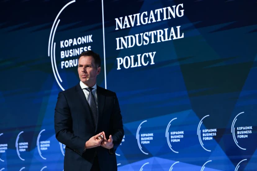 Serbian Experts Criticize Government Over Slow GDP Growth