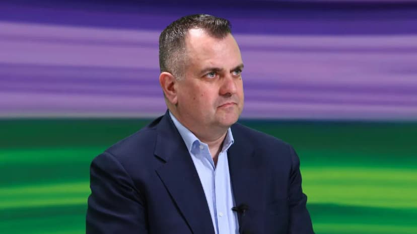 Serbian Political Consultant: Government Not Consolidated, Opposition Making Mistakes