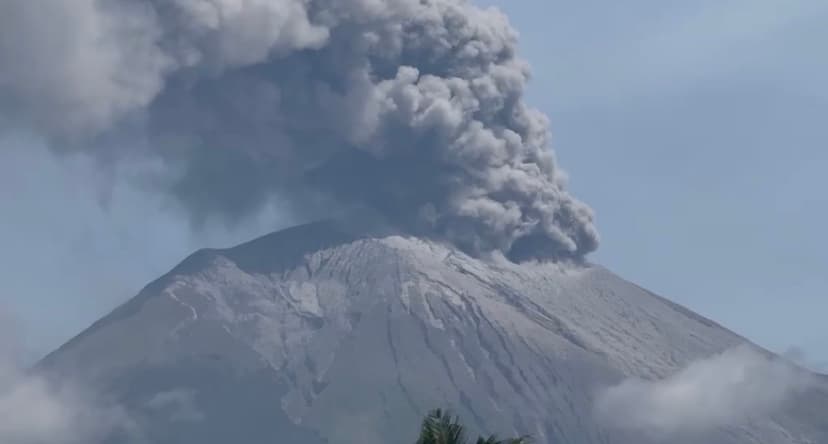 Kanlaon Volcano Eruption Triggers Grassfires and Evacuations in Negros Island