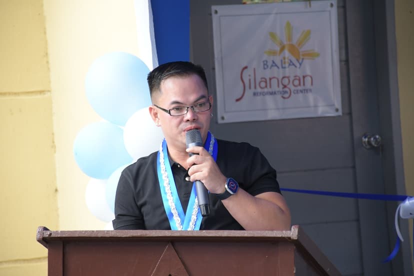 Kerwin Espinosa opens drug reform facility in Leyte town