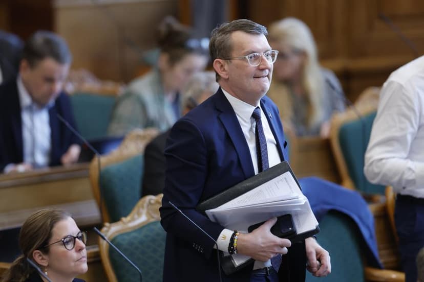 Danish Parliament Fast-Tracks Food Check Proposal