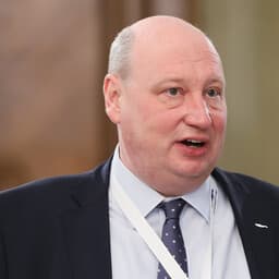 Former EU Official Criticizes Green Transition Policies and EU Competitiveness