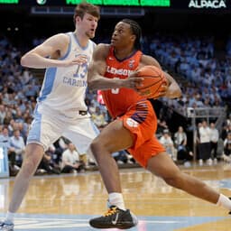 Estonian basketball star Henri Veesaar helps North Carolina extend winning streak