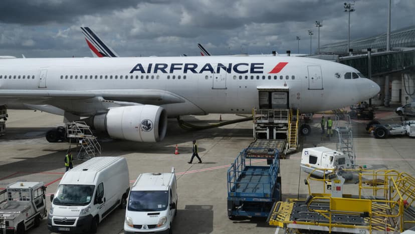 First flight repatriating French nationals from Middle East arrives in Paris