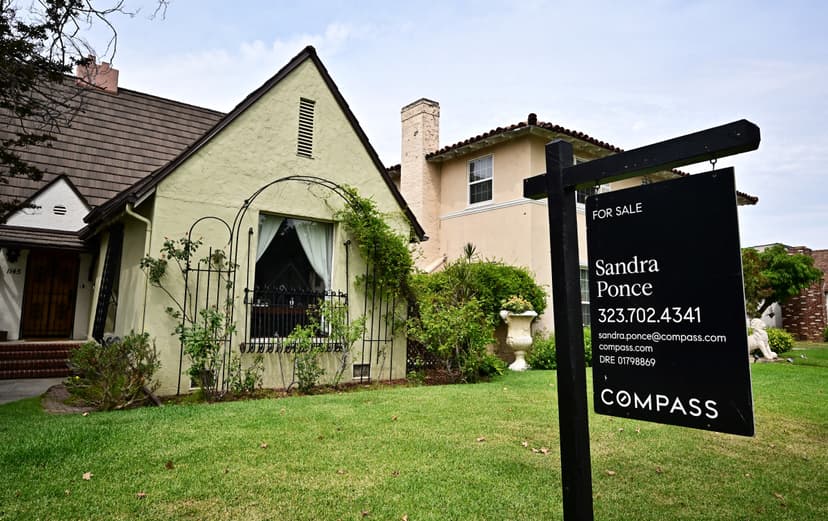 Mortgage Rates Drop to Nearly Four-Year Low