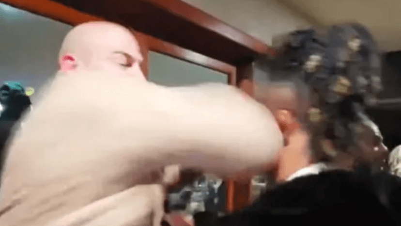 Streamer Knocked Out After Threatening Former UFC Fighter