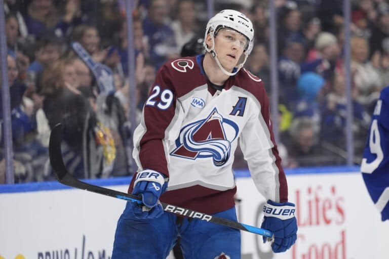 Colorado Avalanche coach delivers strong message while objecting to Nathan MacKinnon ejection