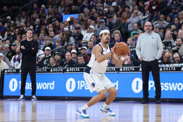 Mavericks make major roster move after loss to Grizzles