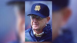 Lou Holtz, Hall of Fame coach who won a title at Notre Dame, dies at 89