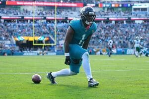 Saints to sign former Jaguars RB Travis Etienne