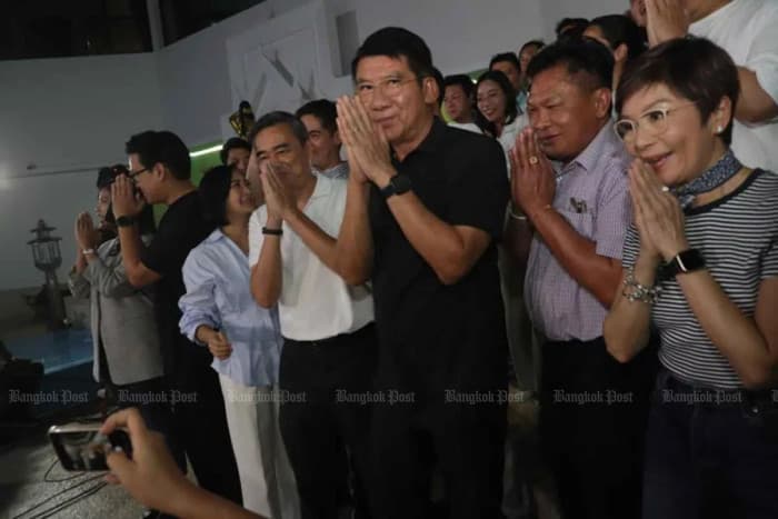 Democrats Prioritize Election Probe Ahead of Coalition Talks in Thailand