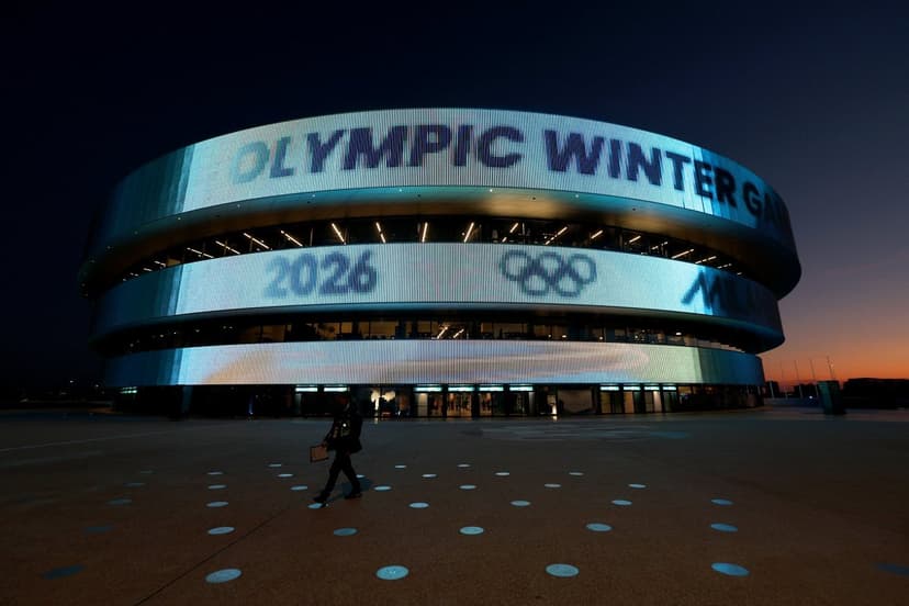 Nebijis pārbaudījums slēpotājām un ķirsītis uz hokeja kūkas. Olimpiskās noslēguma dienas akcenti
