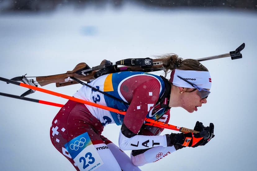 Biatloniste Volfa rāda izcili ātru slēpojumu un kļūst par pasaules junioru čempioni sprintā
