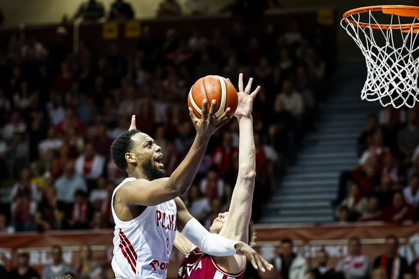 Pragmatiskie kaimiņi: latviešus paklupinājušajā Polijas basketbolā par spēlētāju naturalizāciju nediskutē
