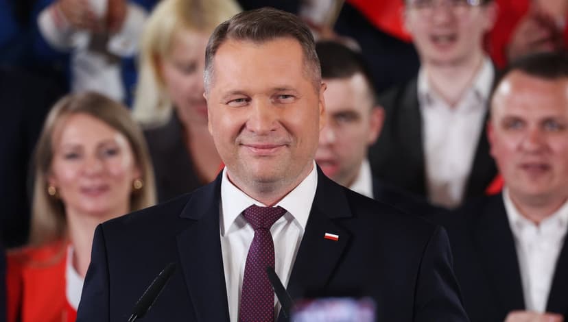 Polijas lielākā opozīcijas partija «Likums un taisnīgums» pēc vairāk nekā 20 gadiem nomaina vadītāju
