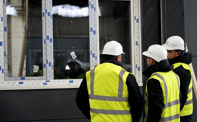 Latvian Citizens Sign Petition Against Overtime Pay Cuts