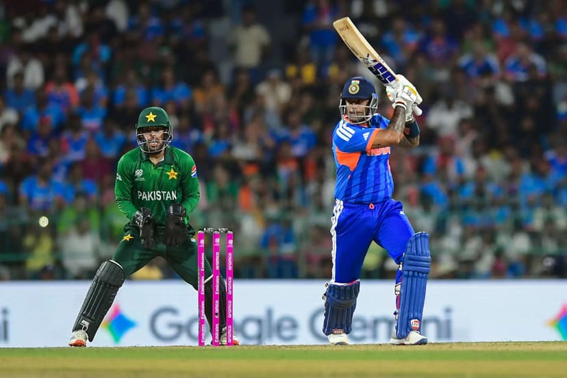 Gavaskar Praises Suryakumar Yadav's Performance in India vs Pakistan Match