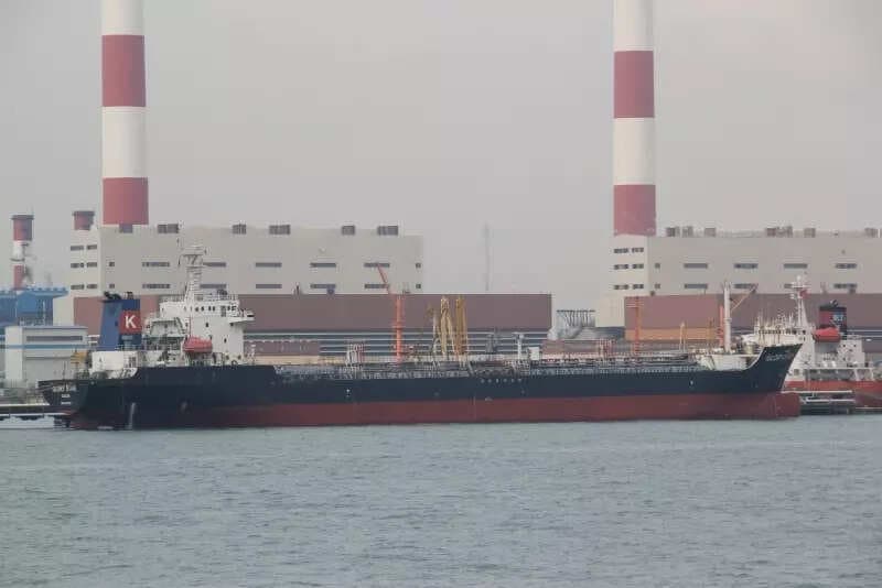 Indian Coastal Authorities Seize US-Sanctioned Oil Tankers Linked to Iran