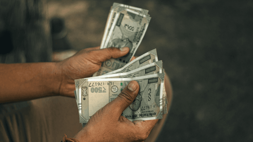 Cash in circulation rises 11% to record Rs 40 lakh crore