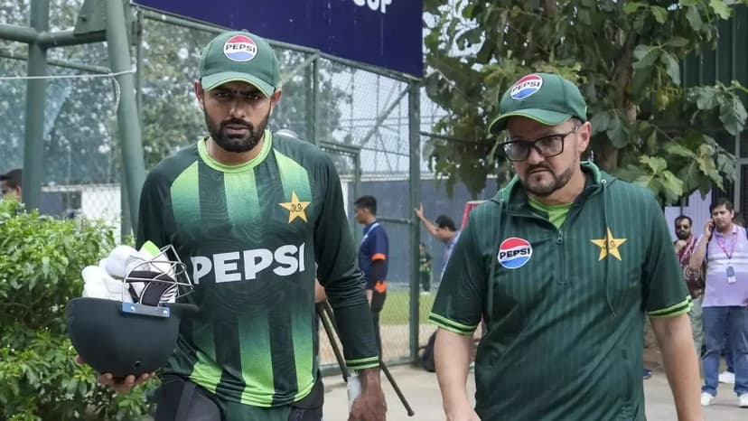 Pakistan Coach Mike Hesson Addresses Babar Azam's Strike Rate and Team Rift