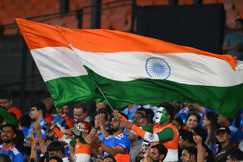 Major blow for India! Harmanpreet skips fielding after knee injury, doubt over next Aus ODIh