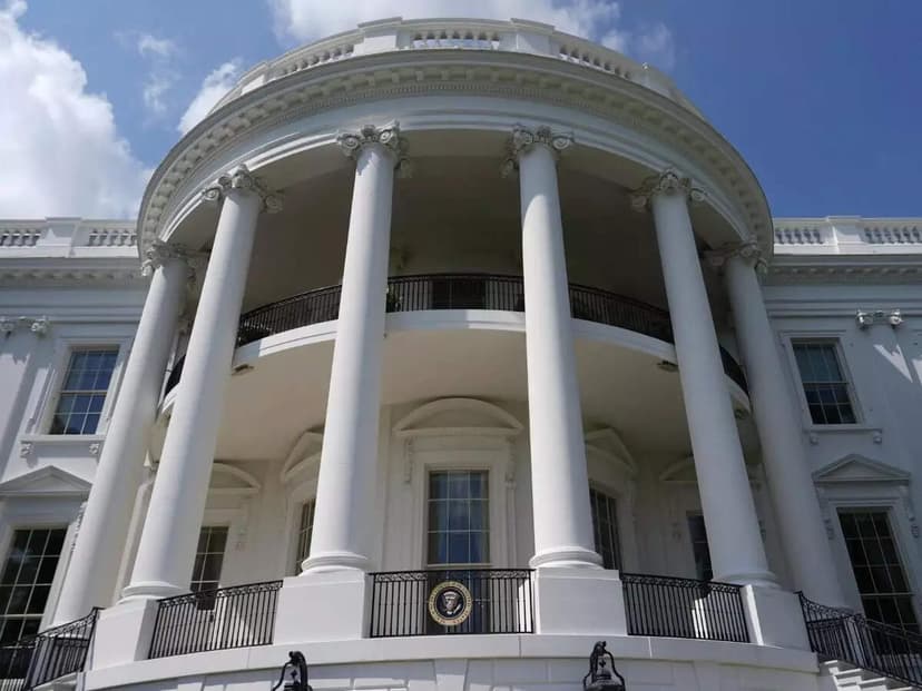 White House in Talks with Tech Giants on AI Data Center Energy Costs