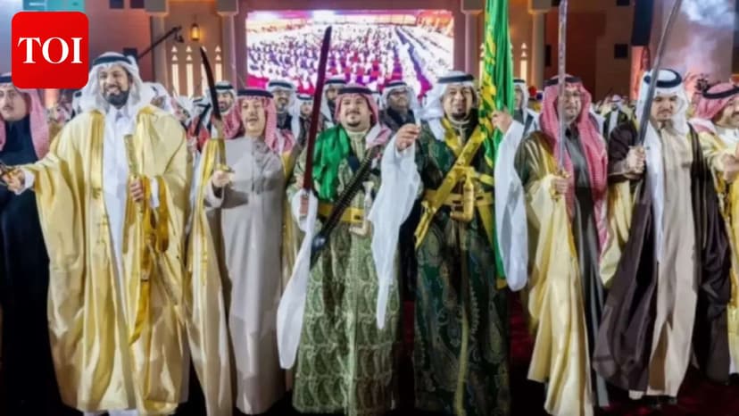Guinness World Record for largest Saudi Ardah performance set at Riyadh's Qasr Al-Hukm