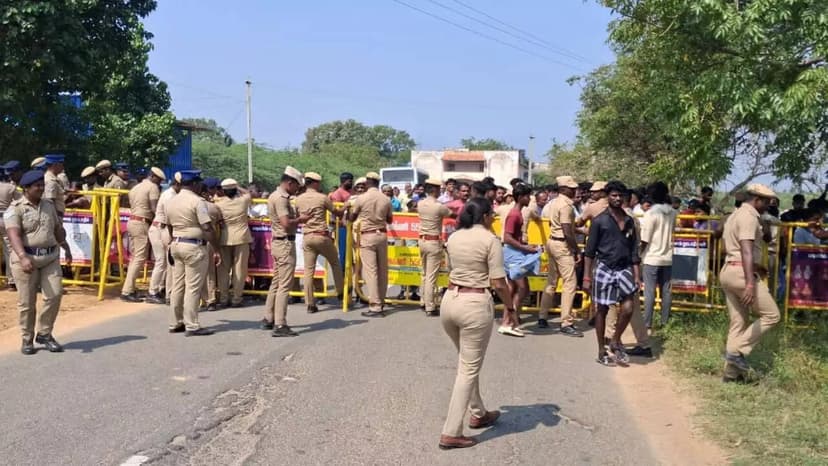 Double Murder and Injuries Outside Tea Shop in Tamil Nadu