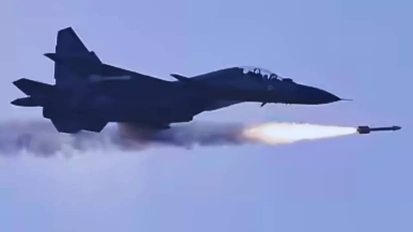 Indian Air Force Sukhoi-30MKI Jet Crashes in Assam, Killing Two Pilots