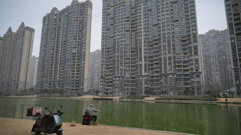 China's 'Life in Venice' Housing Project Becomes Haven for Young 'Early Retirees'