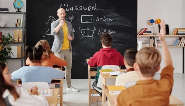 About 330,000 Ukrainian students receive Ukrainian education abroad – Ministry of Education