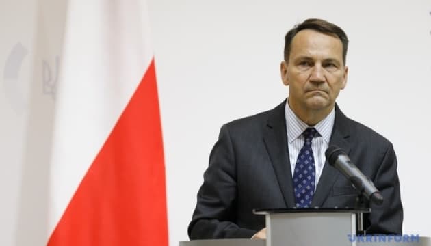 Polish Foreign Minister Criticizes Hungary's Detention of Ukrainian Cash Collectors