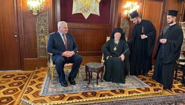 Ukraine Thanks Ecumenical Patriarch for Condemning Russia's War