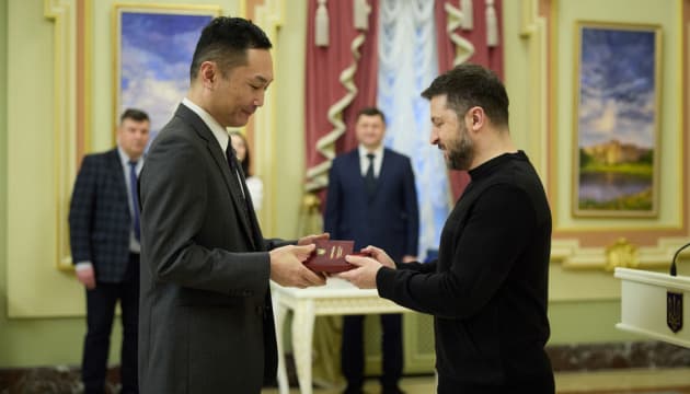 Zelensky Presents State Awards, Including to Ukrinform Journalist
