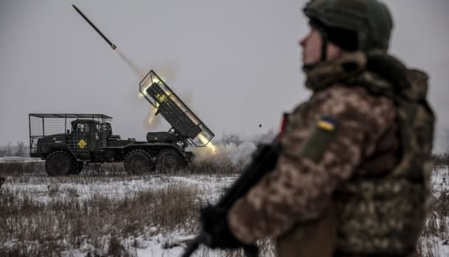 Ukrainian Forces Strike Russian Troops and Logistics in Occupied Territories