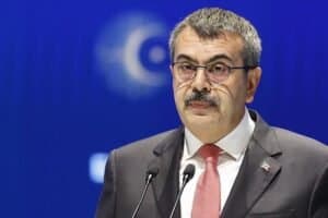 Turkey investigates signatories of secularism manifesto