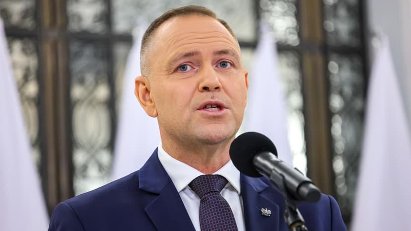 Nawrocki on Sikorski's speech. He talks about "one side"